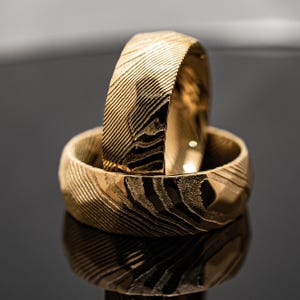 Gold Damascus Steel Hammered Ring | Unique Mens Wedding Band Gold Steel 8mm Ring image 9
