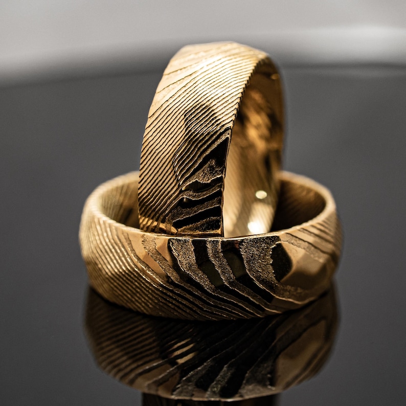 Gold Damascus Steel Hammered Ring | Unique Mens Wedding Band Gold Steel 8mm Ring image 9