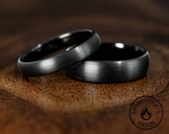 Ensemble d'alliances pour lui et pour elle, obsidienne brossée noire, tungstène brossé, anneaux 4 mm/6 mm