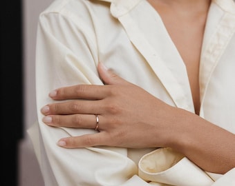 ローズゴールドの細身タングステン製結婚指輪（女性用）｜ポリッシュ仕上げ 2mmリング