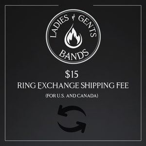Könnte beinhalten: Eine schwarz-weiße Grafik mit dem Text "Ladies & Gents Bands" in einem Kreis mit einer Flamme darin. Der Text "15 € Ringtauschversandgebühr (Für die USA und Kanada)" befindet sich unter dem Kreis. Ein schwarz-weißes Pfeilsymbol befindet sich unter dem Text.