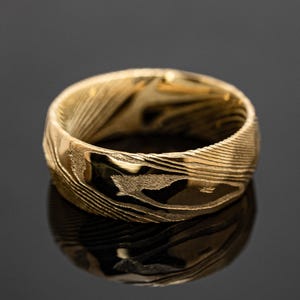 Gold Damascus Steel Hammered Ring | Unique Mens Wedding Band Gold Steel 8mm Ring image 10