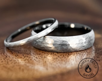 Silber Gehämmert Obsidian-Stil Hochzeit Ring Set für Sie und Ihn, Bands Schwarz Wolfram 2mm / 6mm aktiv