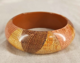 Vintage boho bangle bracelet, clear plastic bangle with woven straw design from the 80s