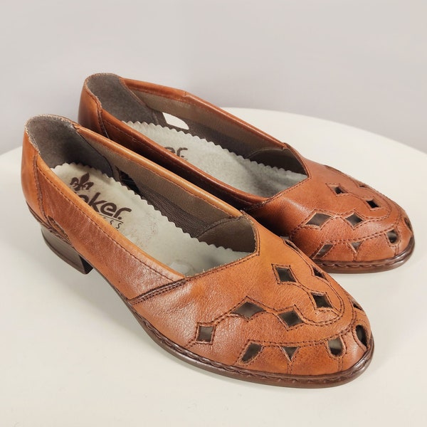 Vintage leather shoes with cutouts, tan leather pumps, women's court shoes with low block heel