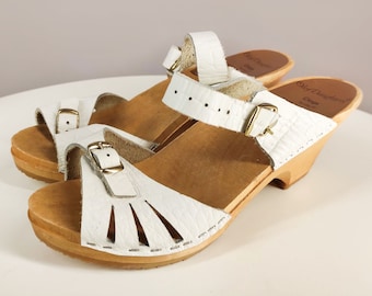 White leather vintage clogs, patent leather sandals with wooden sole, Swedish clogs in croc effect, Olof Daughters clogs