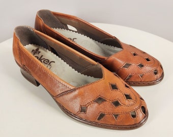 Vintage leather shoes with cutouts, tan leather pumps, women's court shoes with low block heel