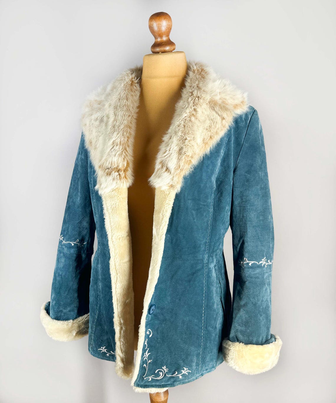Suede leather embroidery jacket, vintage penny lane jacket, 90s short bohemian coat with faux fur, Foto 4 von 5