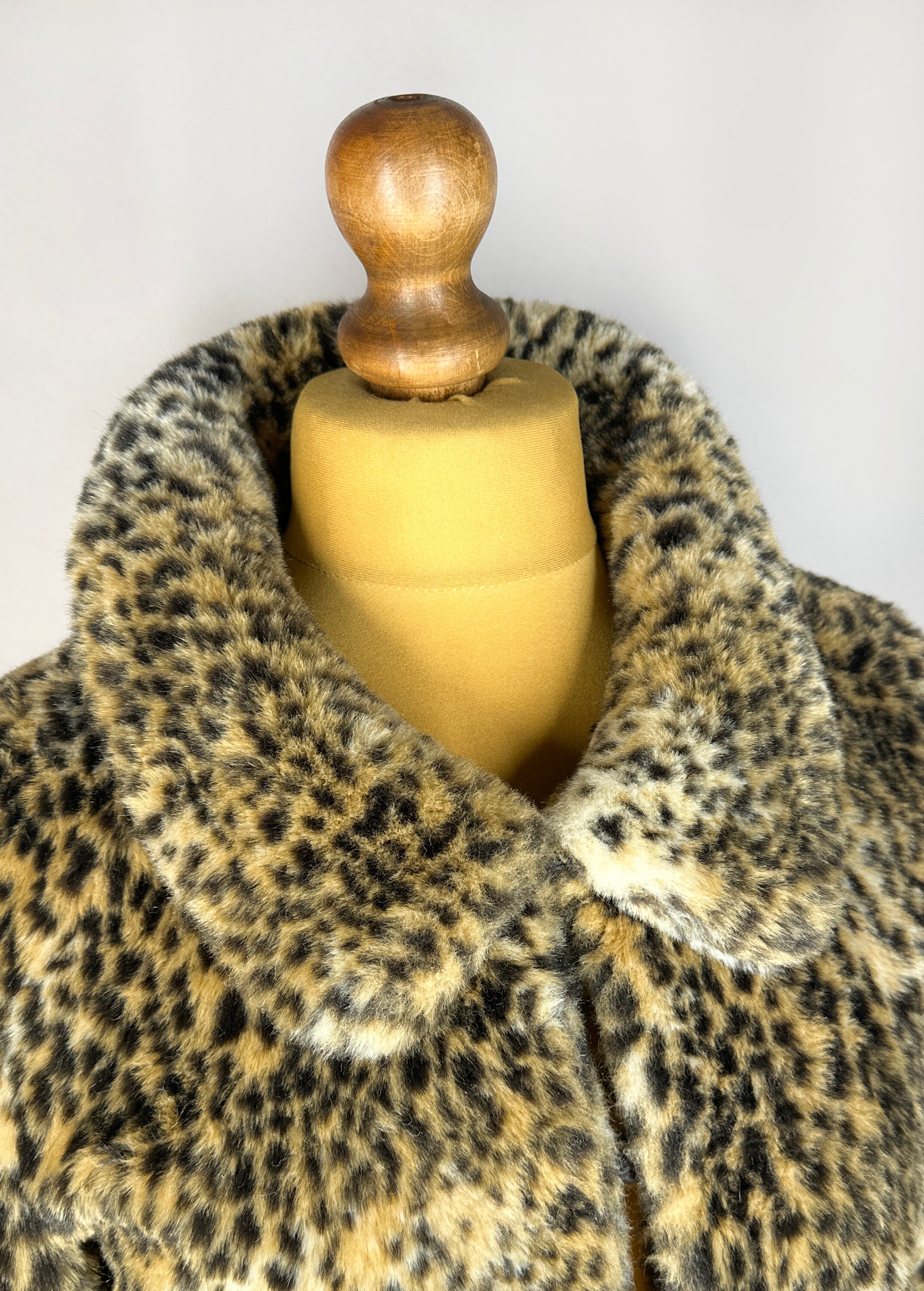 ジャケット・アウター 90s leopard fake fur boa jacket y2k Y2K ANGIE PLUSH LEOPARD Print Grey Faux Fur Hook Closure
