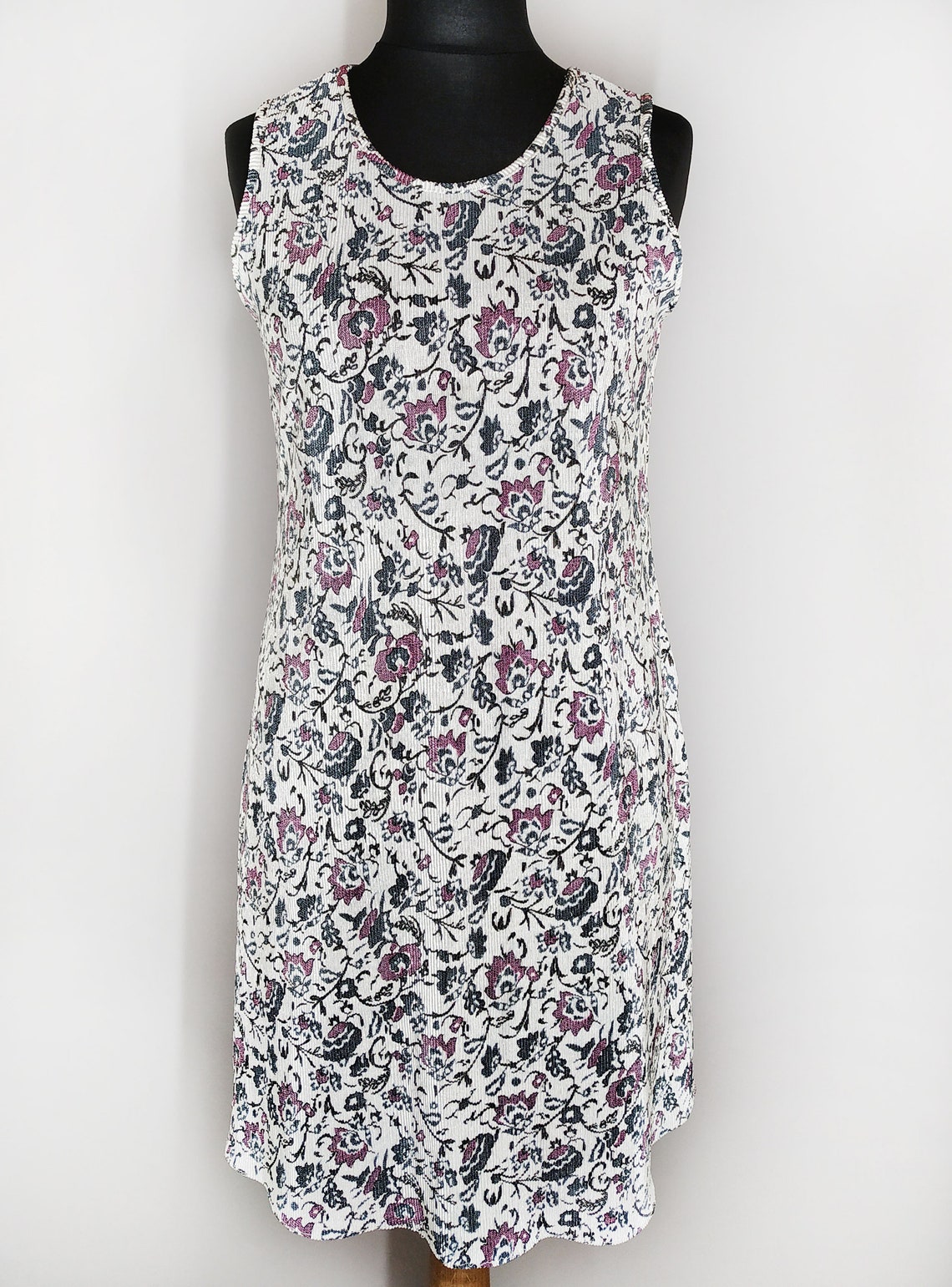 White vintage dress in floral print, foto 2 di 5