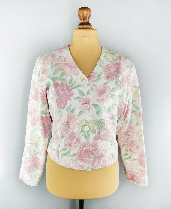 Vintage floral blazer in pastel colors