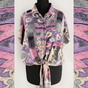 Kleurrijke vintage tie top aan de voorkant, boho blouse met korte mouwen en stropdassen