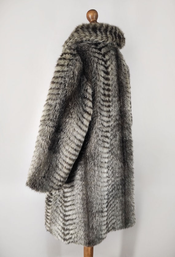 Vintage gray faux fur coat, animal print women's … - image 8
