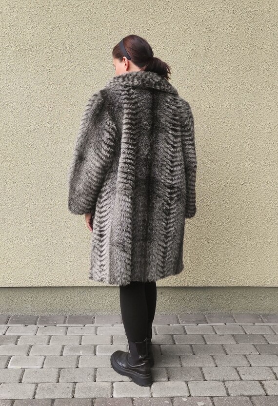 Vintage gray faux fur coat, animal print women's … - image 5