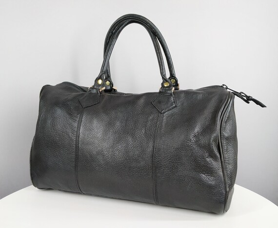 Vintage black leather handbag