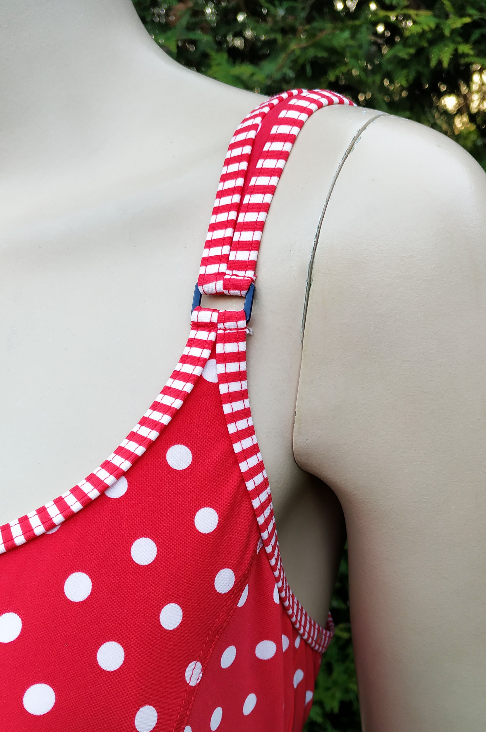 Color-Blocked Polka Dot One-Piece Swimsuit
