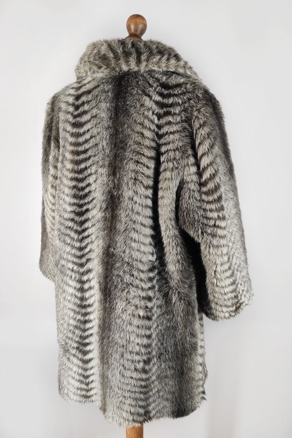 Vintage gray faux fur coat, animal print women's … - image 9