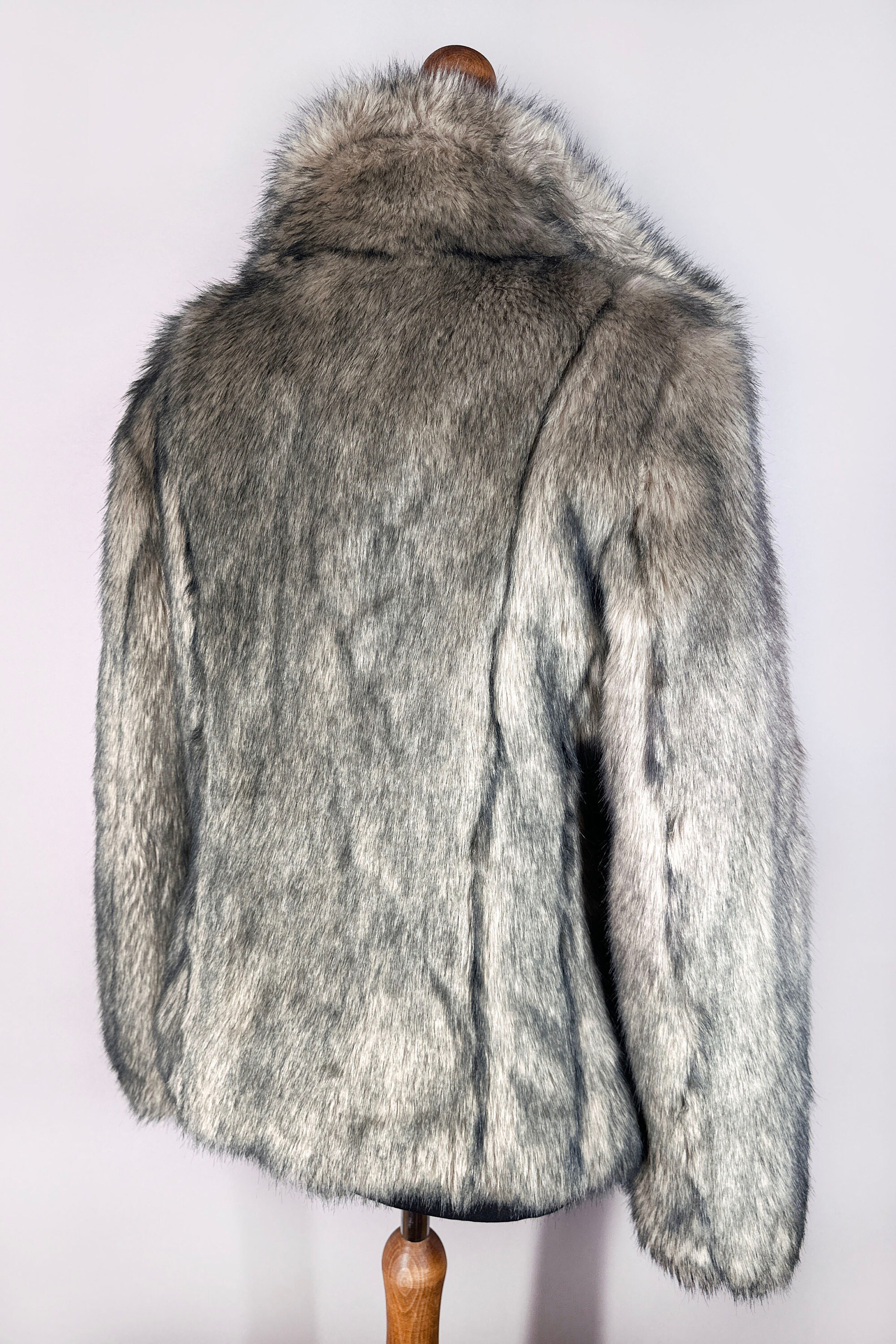 Vintage 2000’s grey faux fur jacket