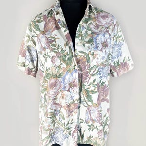 Vintage pastel floral blouse, women&#39;s short sleeve shirt in botanical print, 70s cotton holiday top M/L