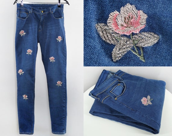 Vintage blue jeans with floral embroidery - image 1