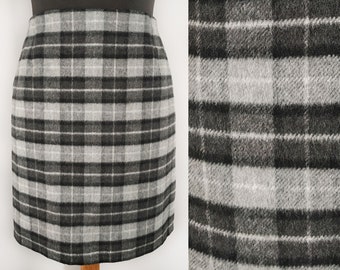 Vintage plaid mini skirt in gray