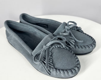 Vintage Minnetonka moccasins, dusty blue-gray suede leather shoes with fringe, women's boho moccasins