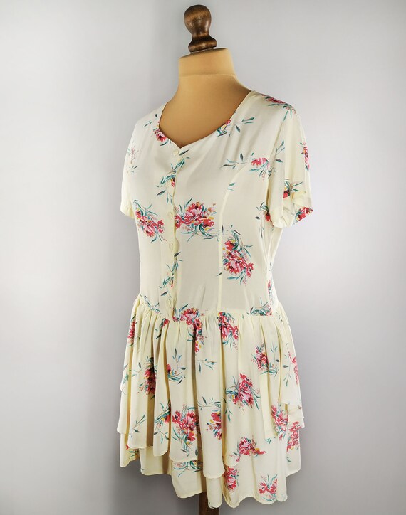 Vintage cottagecore floral ruffle mini dress in p… - image 4