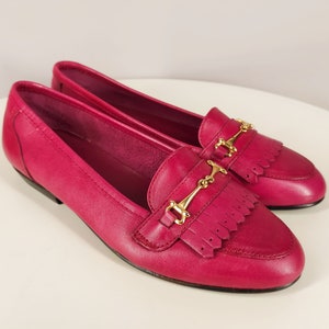 Bright pink vintage loafers with fringe, leather women&#39;s moccasins with gold buckles