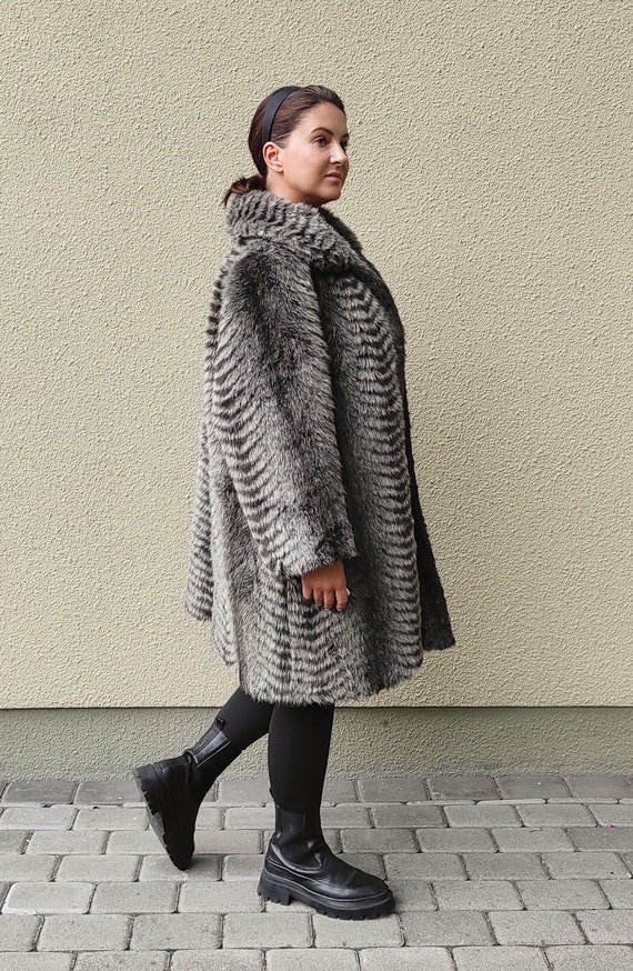 Vintage gray faux fur coat, animal print women's … - image 4