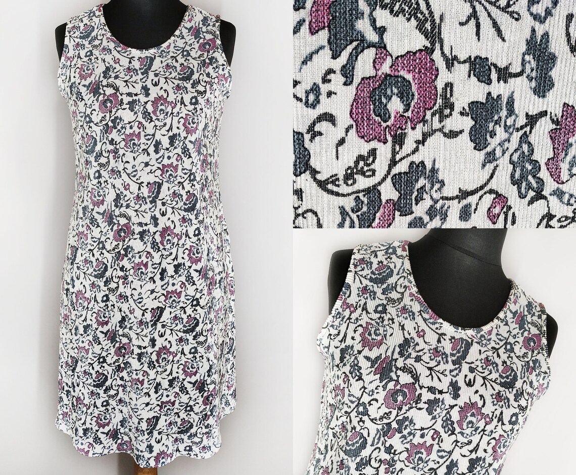 White vintage dress in floral print, foto 1 di 5