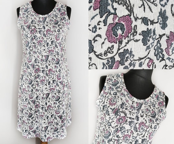 White vintage dress in floral print