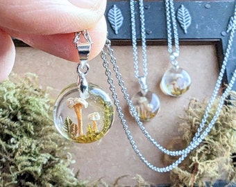 1.5×1.5cm circle real mushroom resin necklace. 304 Stainless steel cable chain necklace. Mushroom jewellry.