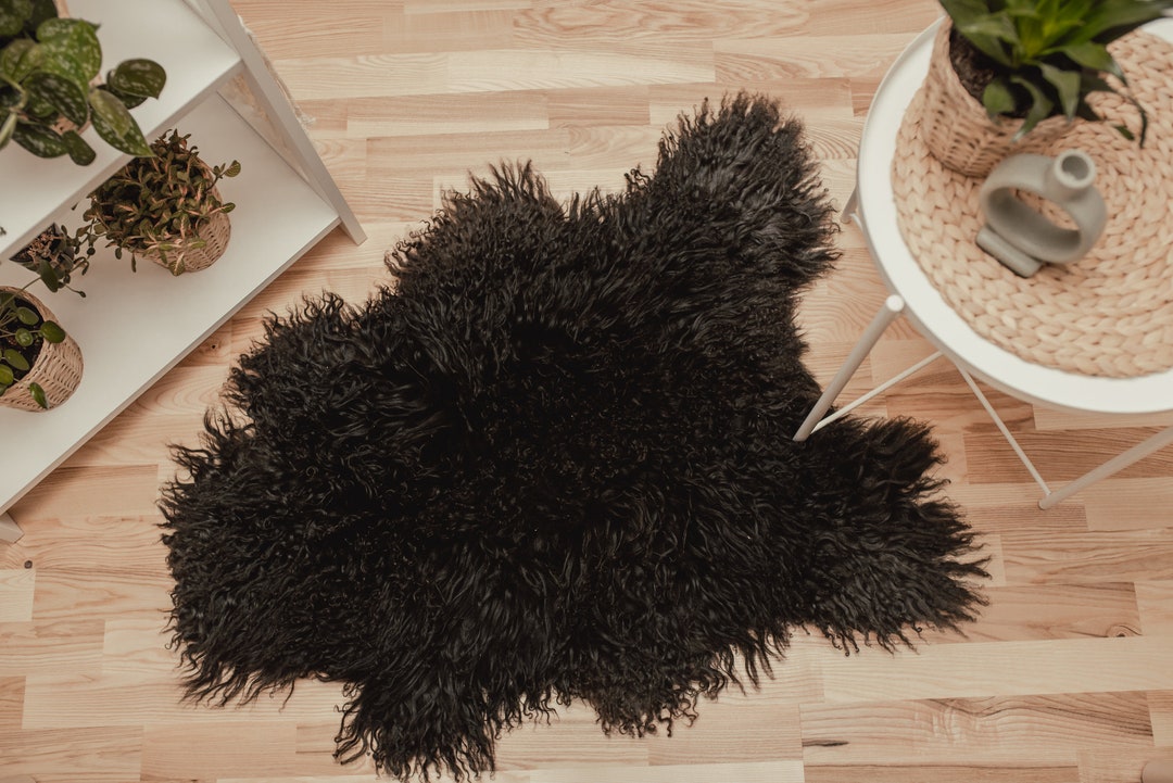Curly Natural Black Icelandic Sheepskin Rugs, Amazing Lambskin Decor ...