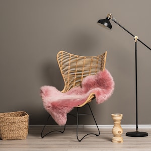 Light Pink Dyed Genuine Sheepskin Lambskin Sheep Skin Rug Pelt Soft Wool, schaffell Hygge