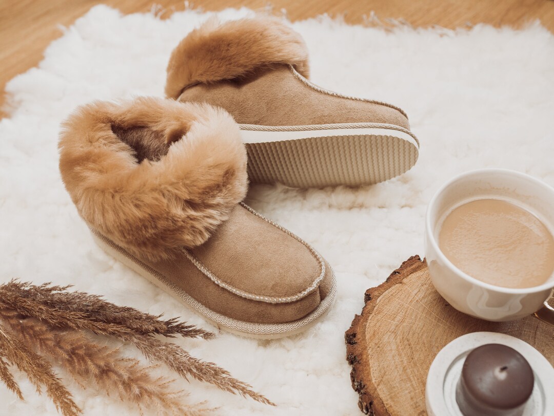 CC 26s Flat Slippers Beige Gold Fabric Sheepskin 649484