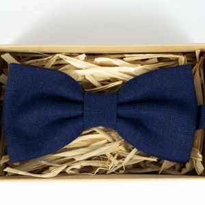 Nœuds papillon bleu marine pour garçons d'honneur et mariages - Porte-alliances et garçons