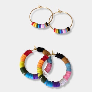 Pride Flag LGBTQ+ Pendientes Aros coloridos, aro de arcilla polimérica ligera, joyería de declaración de aro chapada en oro, orgullo arcoíris