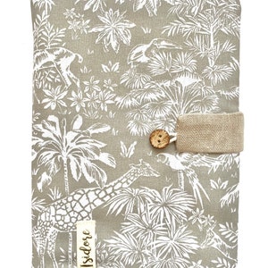 Protège carnet de santé personnalisé Toile de Jouy jungle tropicale . beige Lin