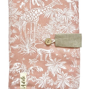 Protège carnet de santé personnalisé Toile de Jouy jungle tropicale . rose blush