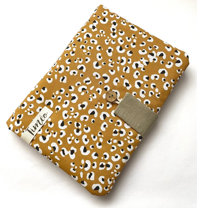 Cover, Pouch, Padded and personalized leo case for 6 or 7 inch digital e-reader image 1