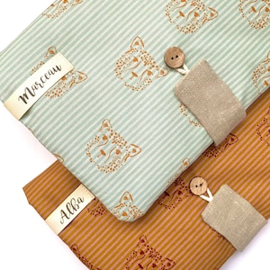Gepersonaliseerde medische dossierhoes met luipaardprint. Verkrijgbaar in 2 kleuren