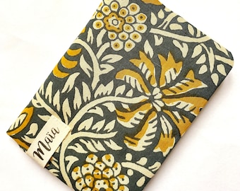 Personalized passport cover. India Floral