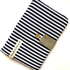 Pochette familiale pour passeports. personnalisée. Marinière marine et blanc