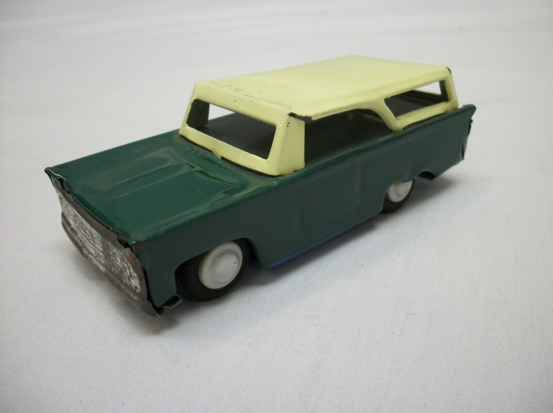 drive in toy car
