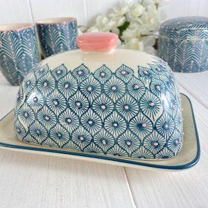 Ceramic butter dish. 12.5 x 10 x 6 cm Hand-stamped Retro