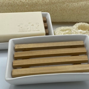 Ceramic soap dish with bamboo draining rack image 3