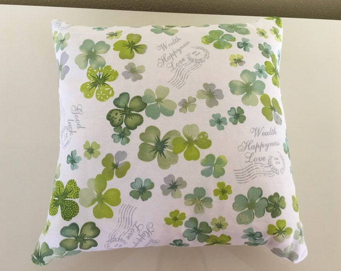 Pine cushion with inner cushion and lucky clover zip