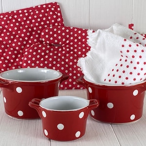 Auflaufform Rot mit weißen Punkten