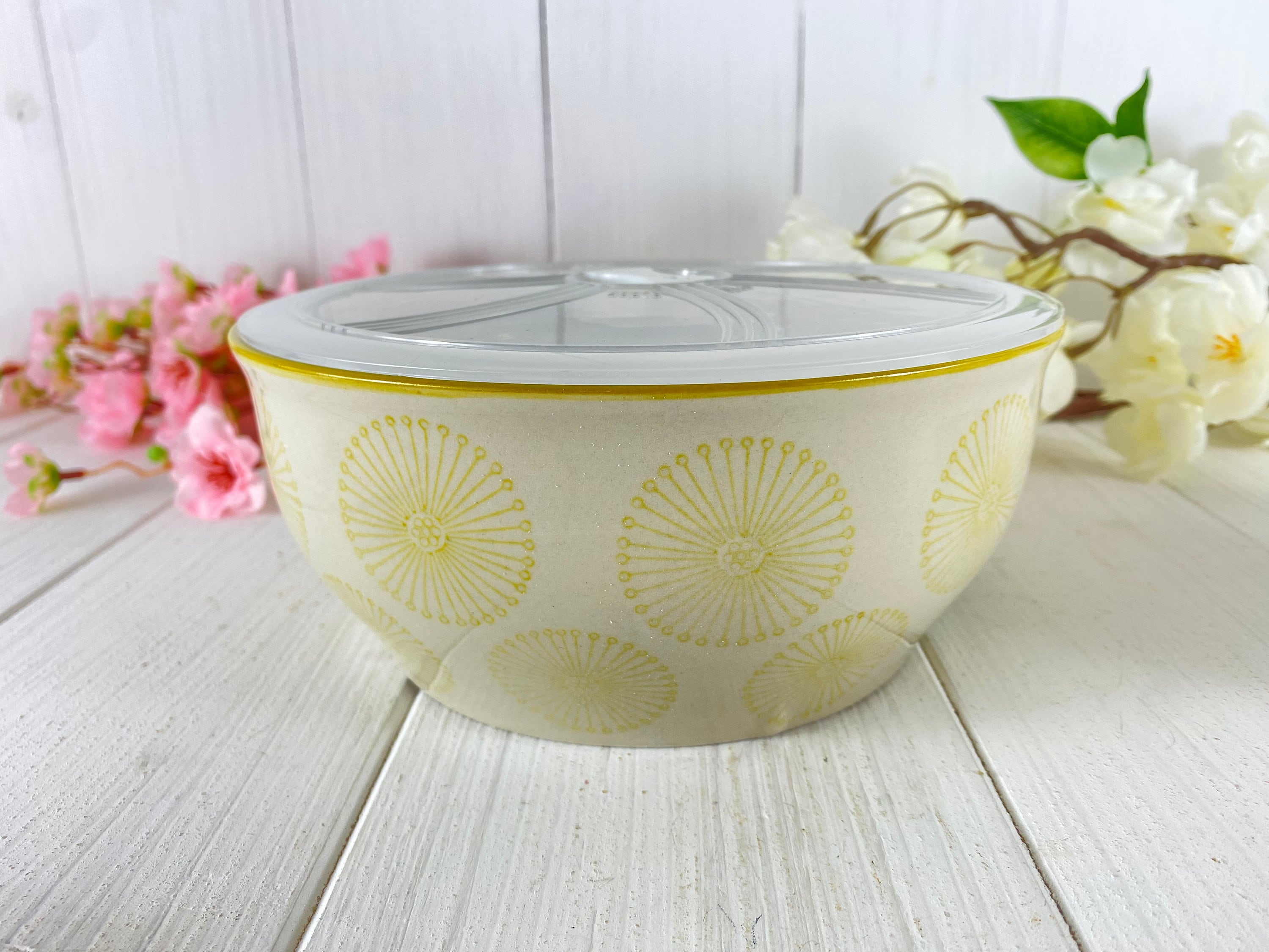 Microwave ceramic clearance bowl with lid