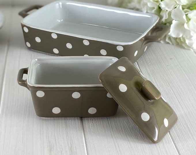 Ceramic butter dish in beige with white dots